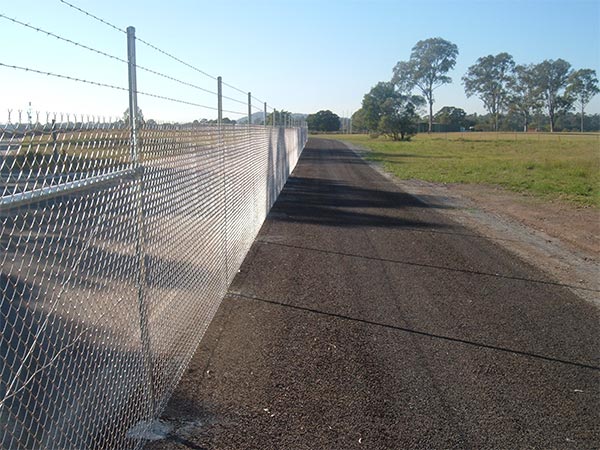 Chain wire fencing